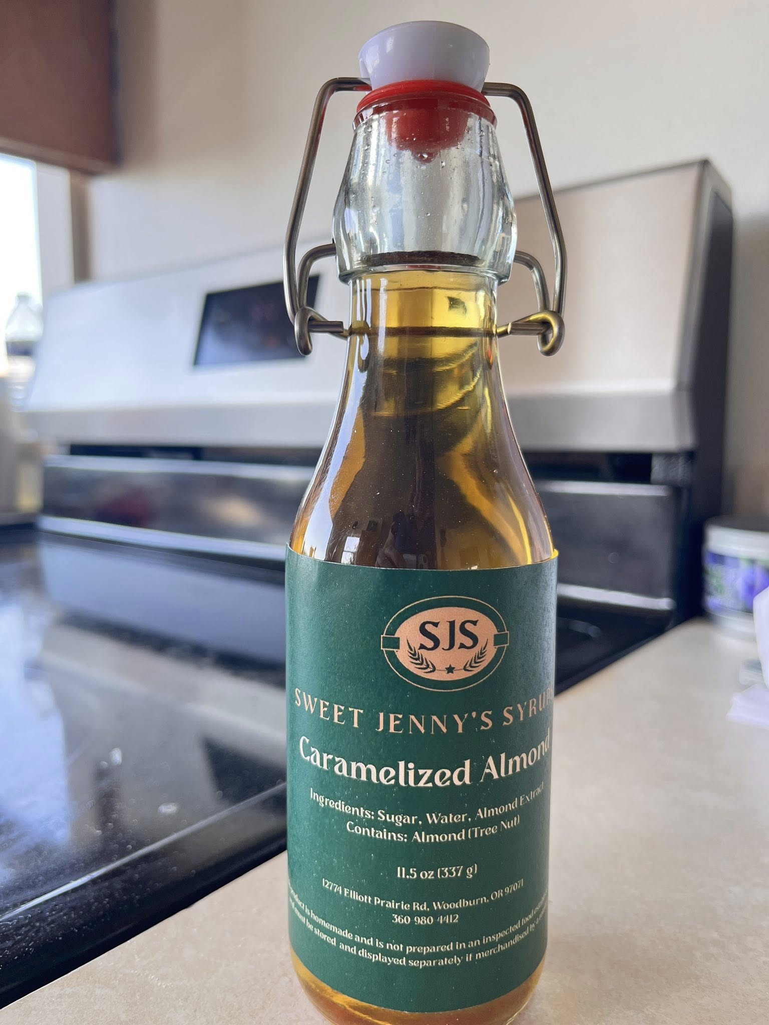 Caramelized Almond syrup bottle